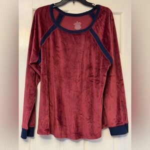 Cuddl Duds Ultra Plush Velvet Fleece Sweatshirt - Red